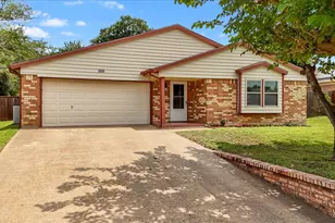 1926 Creek Wood Ct, Irving, TX 75060 - Photo 2