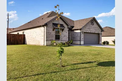 2101 Briarwood Drive, Bridgeport, TX 76426 - Photo 2