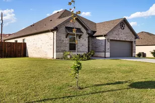 2101 Briarwood Dr, Bridgeport, TX 76426 - Photo 2