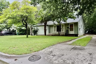 1009 Denton St, Denton, TX 76201 - Photo 2