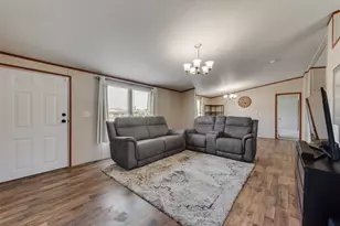 2605 Gills Crossing Ct, Alvarado, TX 76009 - Photo 10