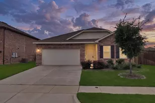 19 Cherryridge Dr, Edgecliff Village, TX 76134 - Photo 2