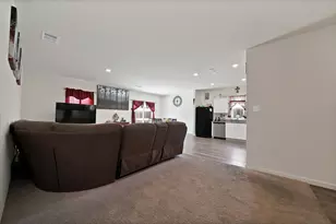 19 Cherryridge Dr, Edgecliff Village, TX 76134 - Photo 8