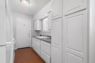 501 Rosewood Hills Dr, Garland, TX 75040 - Photo 8