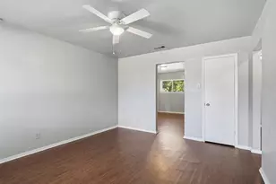 501 Rosewood Hills Dr, Garland, TX 75040 - Photo 4