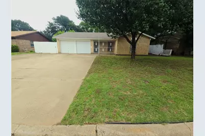6421 Melinda Drive, Forest Hill, TX 76119 - Photo 2