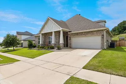 215 E Furlong, Willow Park, TX 76087 - Photo 2