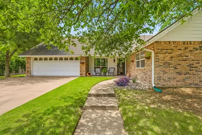 980 N Charlotte, Stephenville, TX 76401 - Photo 2