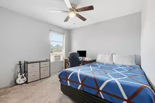 2518 Gladstone Dr, Dallas, TX 75211 - Photo 24