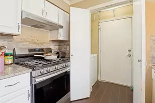 1325 Abbott Dr, Irving, TX 75060 - Photo 10