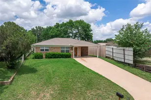 815 W Hull St, Denison, TX 75020 - Photo 4