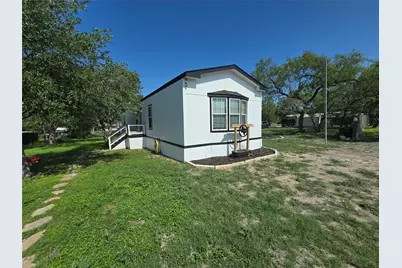 817 N Park Avenue, Karnes City, TX 78118 - Photo 4