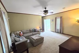 817 N Park Ave, Karnes City, TX 78118 - Photo 6