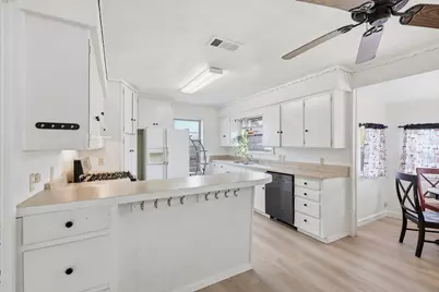 612 N 10th Street, Sanger, TX 76266 - Photo 18