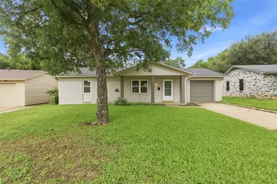611 Crane Drive, Euless, TX 76039 - Photo 1