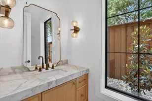 10140 Lakemere Dr, Dallas, TX 75238 - Photo 20