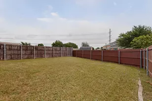 421 Chestnut Ln, DeSoto, TX 75115 - Photo 38