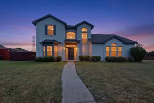 421 Chestnut Ln, DeSoto, TX 75115 - Photo 2