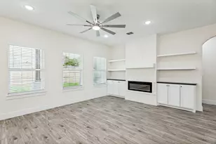 901 E Devitt St, Fort Worth, TX 76110 - Photo 12