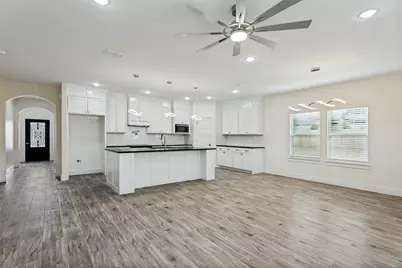 901 E Devitt Street, Fort Worth, TX 76110 - Photo 6