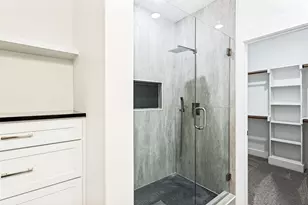901 E Devitt St, Fort Worth, TX 76110 - Photo 18