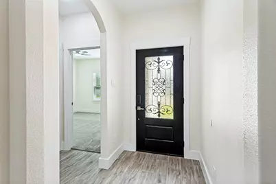 901 E Devitt Street, Fort Worth, TX 76110 - Photo 4