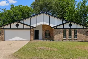 2004 Pebblecreek Dr, Cleburne, TX 76033 - Photo 1