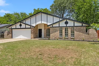2004 Pebblecreek Drive, Cleburne, TX 76033 - Photo 2