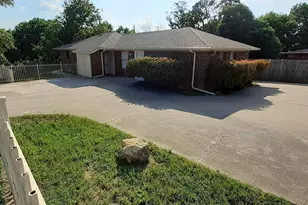 2801 19th St, Haltom City, TX 76106 - Photo 6