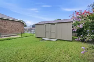 219 Southpeak Ln, Ponder, TX 76259 - Photo 28
