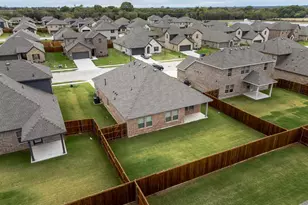 528 Brk Vw Dr, Van Alstyne, TX 75495 - Photo 18