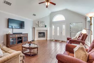 2620 Britany Cir, Bedford, TX 76022 - Photo 4