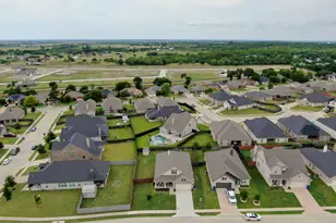 712 Ascot Ct, Ennis, TX 75119 - Photo 32