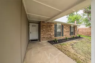 6925 Sandstone Ct, Fort Worth, TX 76120 - Photo 4