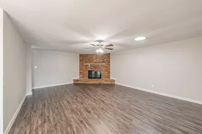 6925 Sandstone Court, Fort Worth, TX 76120 - Photo 8