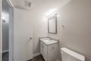 6925 Sandstone Ct, Fort Worth, TX 76120 - Photo 20