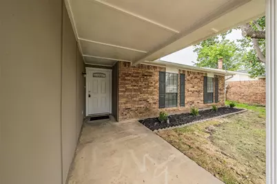 6925 Sandstone Court, Fort Worth, TX 76120 - Photo 4