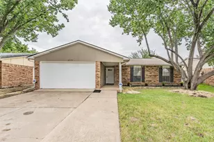 6925 Sandstone Ct, Fort Worth, TX 76120 - Photo 2