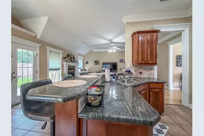 920 Carousel Drive, Bedford, TX 76021 - Photo 10