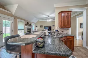 920 Carousel Dr, Bedford, TX 76021 - Photo 10
