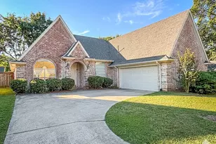920 Carousel Dr, Bedford, TX 76021 - Photo 1