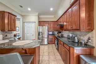 920 Carousel Dr, Bedford, TX 76021 - Photo 8