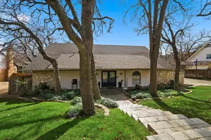 2703 Chinquapin Oak Ln, Arlington, TX 76012 - Photo 1