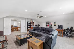 2703 Chinquapin Oak Ln, Arlington, TX 76012 - Photo 4
