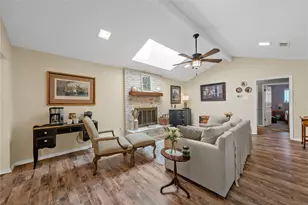 4325 Green Point Dr, Waco, TX 76710 - Photo 4