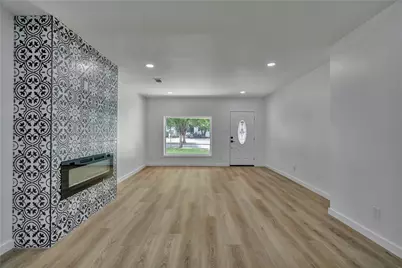 2916 Travis Avenue, Fort Worth, TX 76110 - Photo 8