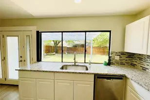 1517 W Spring Creek Pkwy, Plano, TX 75023 - Photo 12