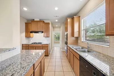 4712 Kestrel Street, Grand Prairie, TX 75052 - Photo 8