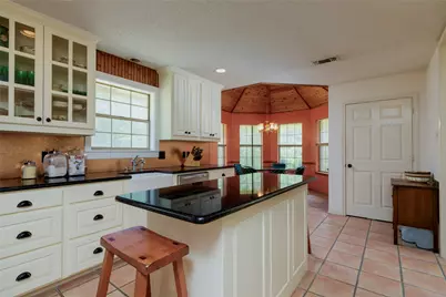 111 Florine Court, Hudson Oaks, TX 76087 - Photo 16