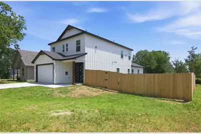 1013 Duff Court, Fort Worth, TX 76112 - Photo 4